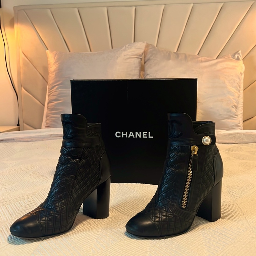 Rare, beautiful soft leather Chanel boots with pearl detail. Size 7.5.